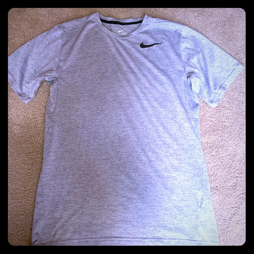 Nike dri- fit men’s gray shirt small